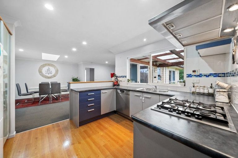 Photo of property in 35 Croftview Road, Wattle Downs, Auckland, 2103