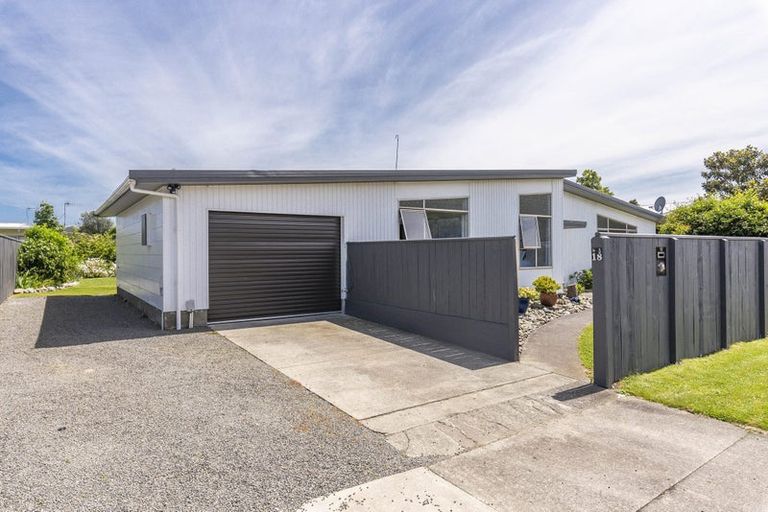 Photo of property in 18 Sunshine Avenue, Paraparaumu, 5032
