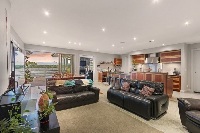 Photo of property in 11 Cirrus Lane, Mount Pleasant, Christchurch, 8081