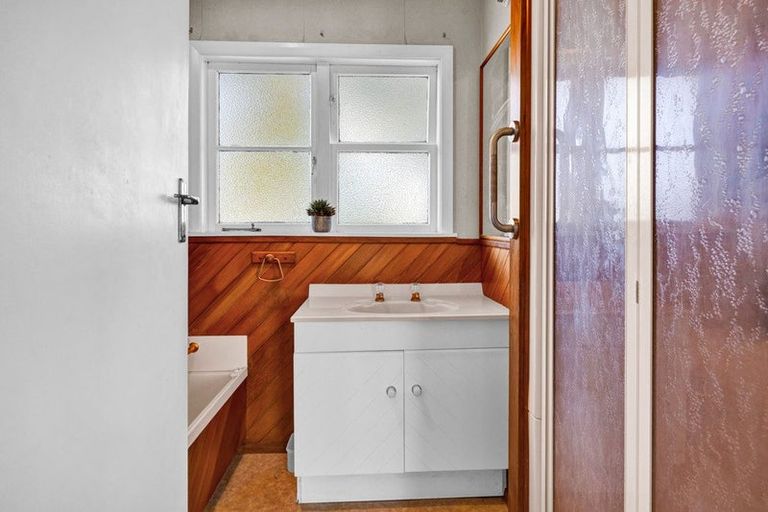 Photo of property in 13 Curtis Street, Stratford, 4332