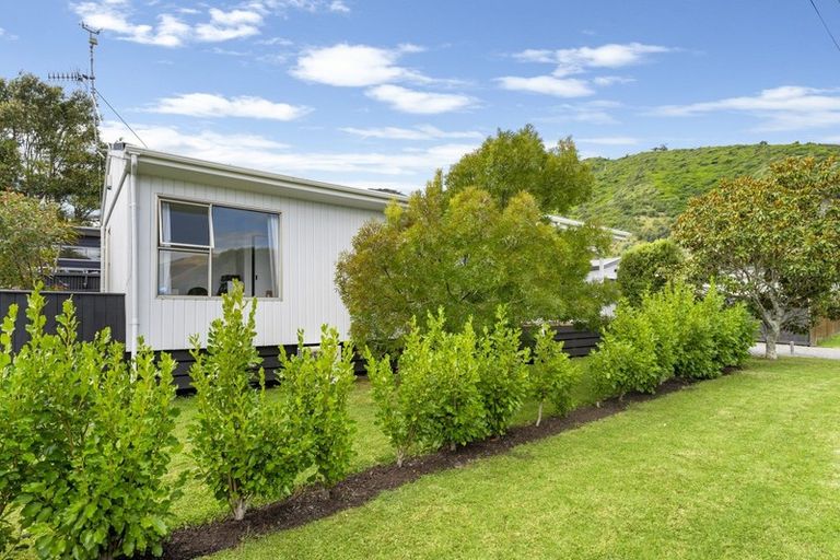 Photo of property in 41 Elizabeth Street, Waikanae, 5036
