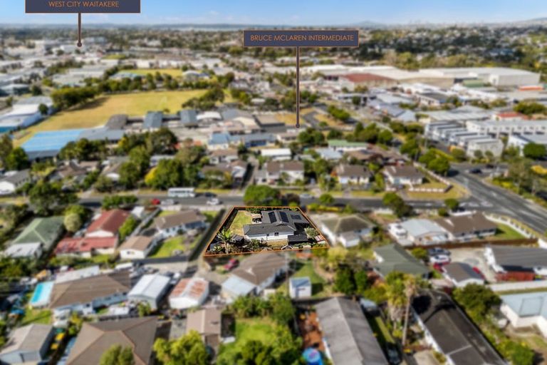 Photo of property in 4 Silverstone Place, Henderson, Auckland, 0612