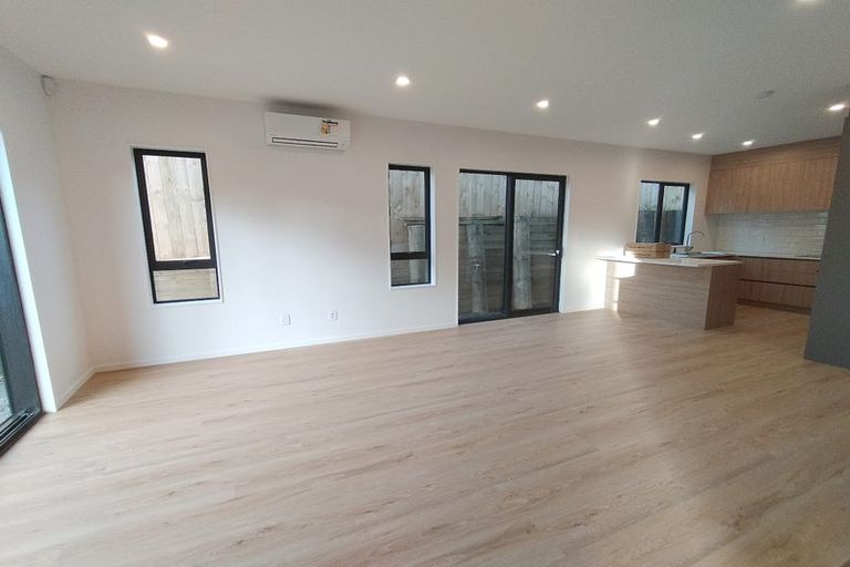 Photo of property in 36d Marendellas Drive, Bucklands Beach, Auckland, 2014