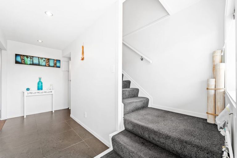 Photo of property in 19b Albatross Road, Red Beach, 0932