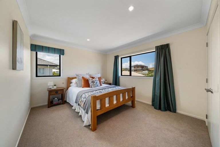 Photo of property in 12 Saint Vincent Terrace, Grenada Village, Wellington, 6037