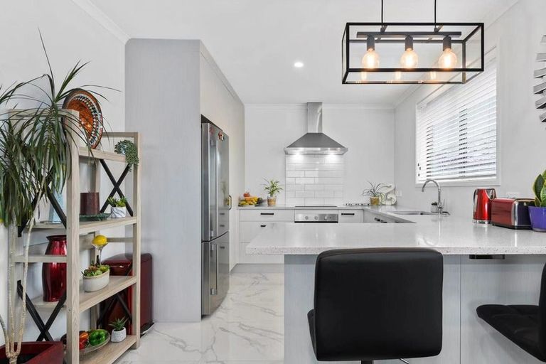 Photo of property in 21 Taffe Crescent, Pyes Pa, Tauranga, 3112