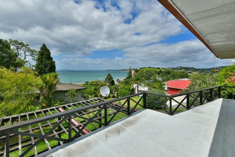 Photo of property in 26b Wade River Road, Stanmore Bay, Whangaparaoa, 0932