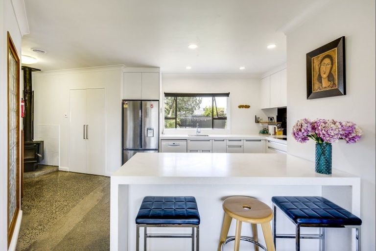 Photo of property in 28 Chester Street, Taradale, Napier, 4112