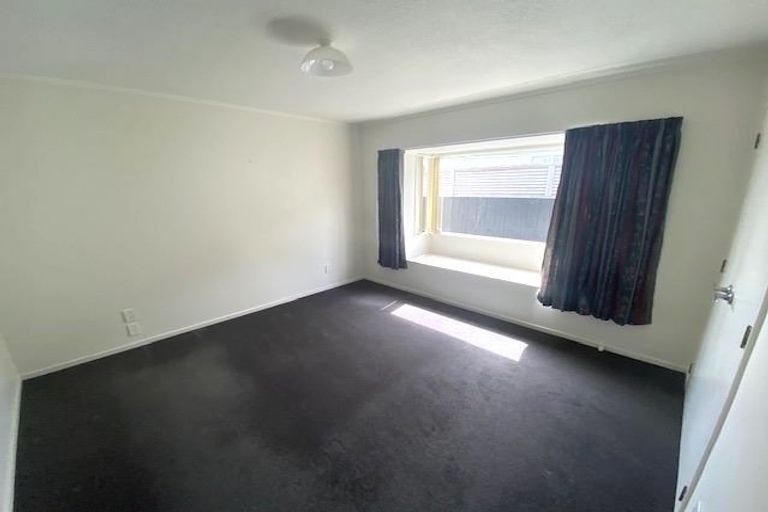 Photo of property in 35 Raumati Road, Raumati Beach, Paraparaumu, 5032