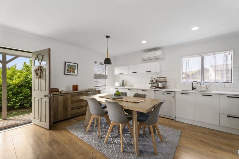 Photo of property in 19 Solomon Street, Brookfield, Tauranga, 3110