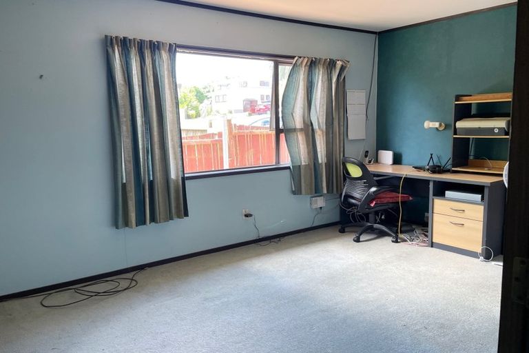 Photo of property in 14 Sheralee Place, Bucklands Beach, Auckland, 2014