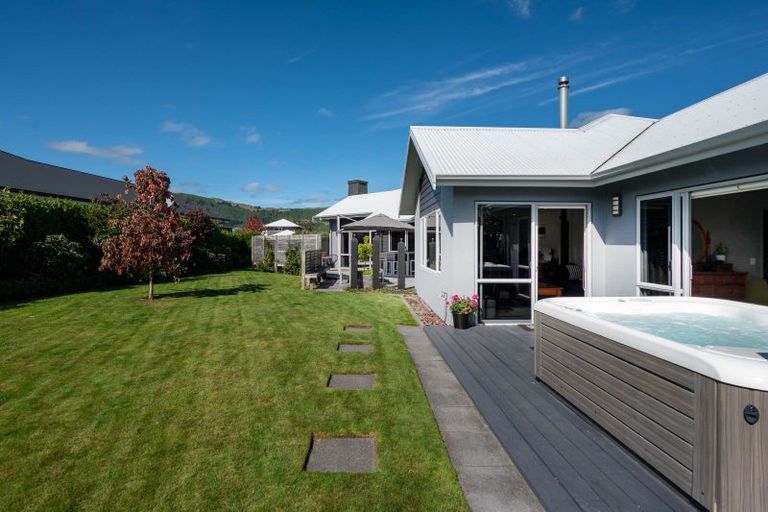 Photo of property in 60 Montgomery Crescent, Kinloch, Taupo, 3377