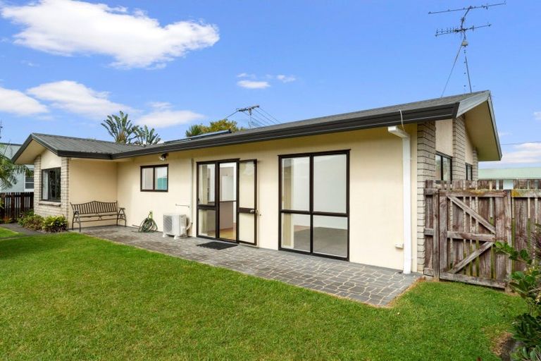 Photo of property in 4 Pemberton Crescent, Greerton, Tauranga, 3112