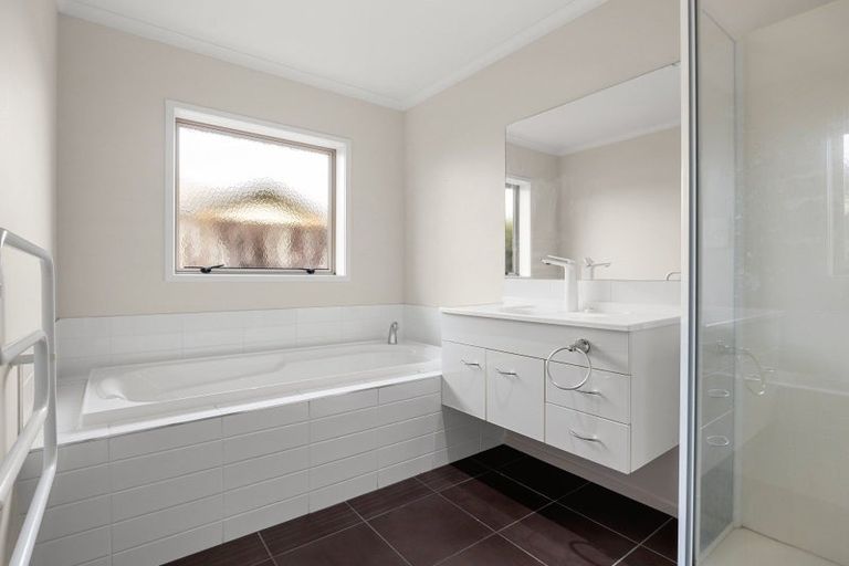 Photo of property in 105 Barrington Drive, Huntington, Hamilton, 3210