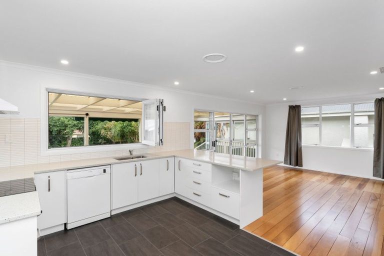 Photo of property in 13 Bowen Street, Levin, 5510