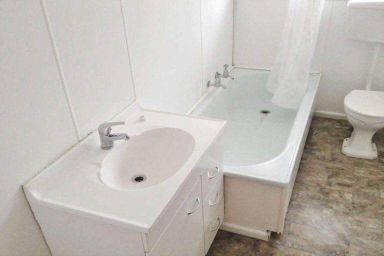 Photo of property in 2/11 Maxwell Street, Riccarton, Christchurch, 8041