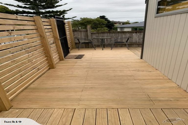 Photo of property in 28 Golf Road, New Lynn, Auckland, 0600