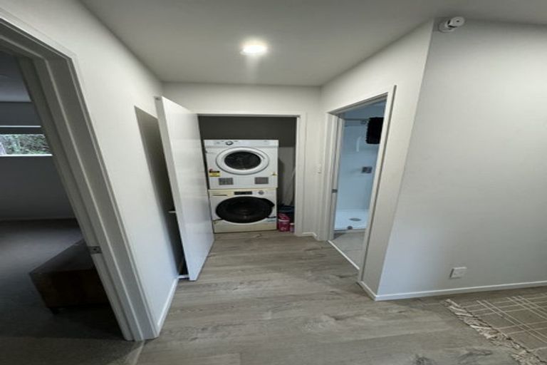 Photo of property in 60 Roberts Road, Matakatia, Whangaparaoa, 0930