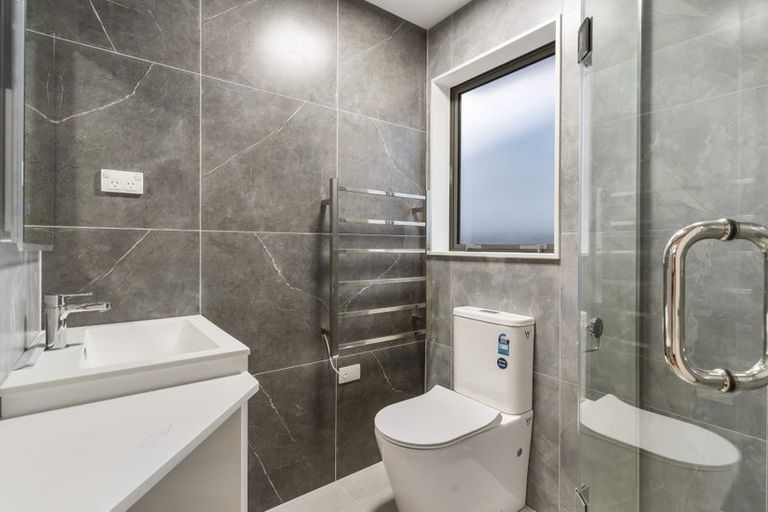 Photo of property in 1d Stottholm Road, Titirangi, Auckland, 0604