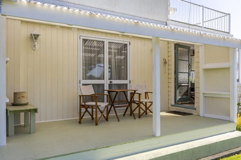 Photo of property in 87 Queen Street, Waitara, 4320