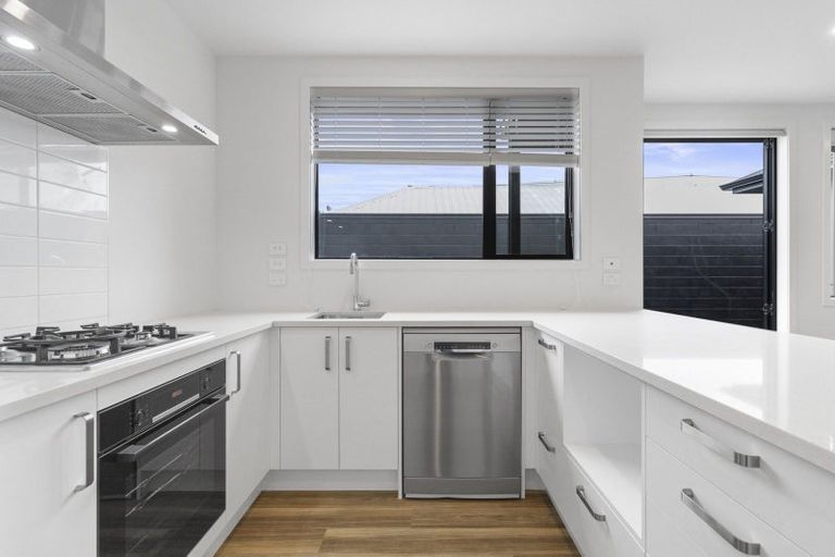 Photo of property in 2/4 Duncan Road, Saint Andrews, Hamilton, 3200