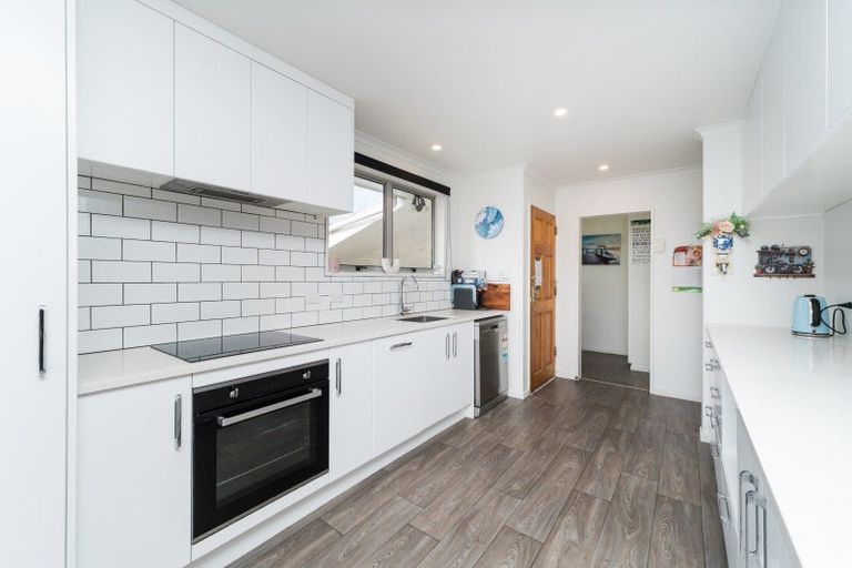 Photo of property in 124 Tremaine Avenue, Westbrook, Palmerston North, 4412