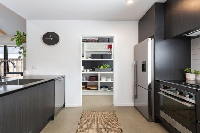 Photo of property in 15 Leicester Street, Jacks Point, 9371