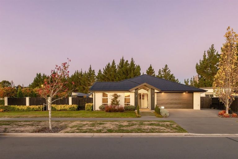 Photo of property in 53 Dunlops Crescent, Bottle Lake, Christchurch, 8083