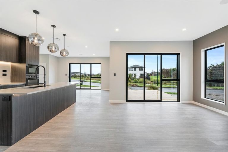 Photo of property in 18 Francesco Drive, Karaka, Papakura, 2113