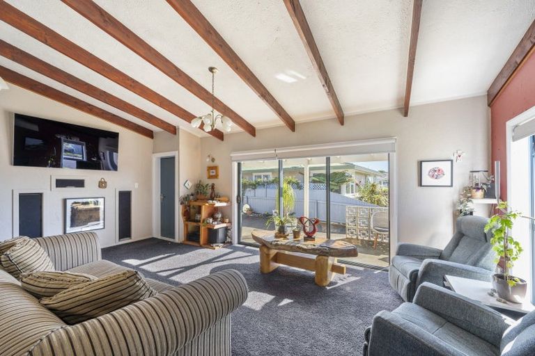 Photo of property in 27 Holyrood Street, Taradale, Napier, 4112