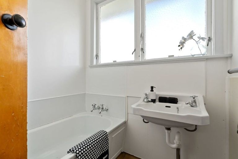 Photo of property in 70-72 Waihemo Street, Waitangirua, Porirua, 5024