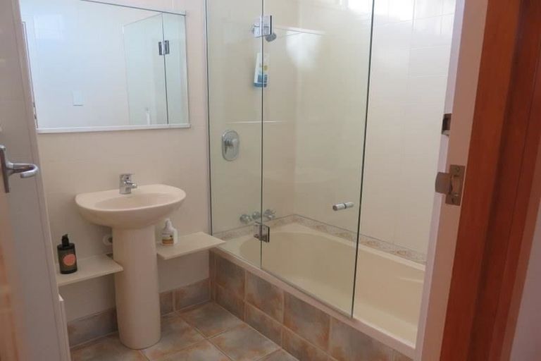 Photo of property in 18 Coleman Terrace, Hospital Hill, Napier, 4110