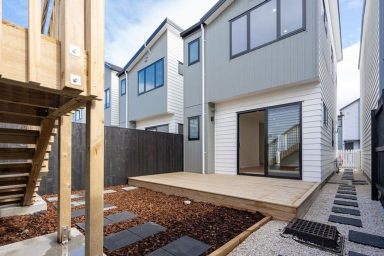 Photo of property in 32 Whare Kauri Road, Papakura, 2110