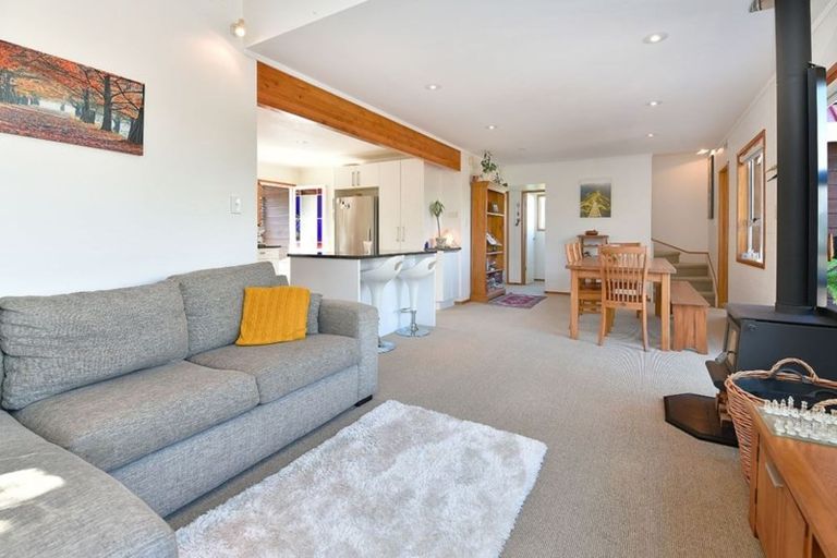 Photo of property in 20 Tindalls Bay Road, Tindalls Beach, Whangaparaoa, 0930