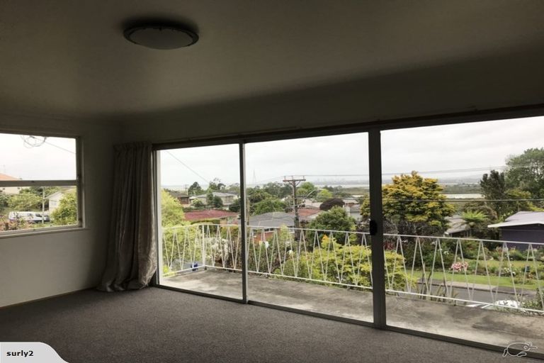 Photo of property in 6 Merchant Avenue, Te Atatu South, Auckland, 0610