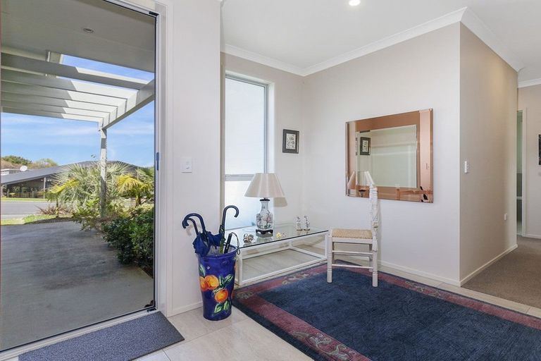 Photo of property in 5 Laly Haddon Place, Matakana, Warkworth, 0985