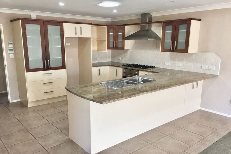 Photo of property in 8 Finbar Close, Flat Bush, Auckland, 2019