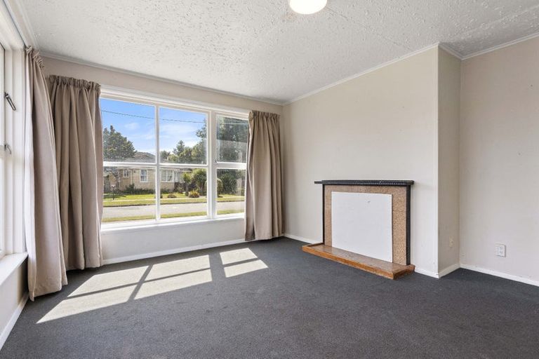 Photo of property in 18 Paddington Street, Northcote, Christchurch, 8052