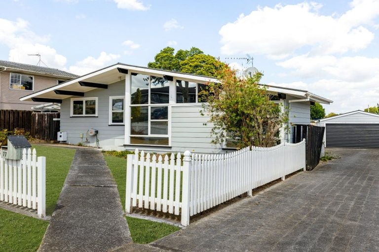 Photo of property in 77 Pohutukawa Drive, Pukete, Hamilton, 3200