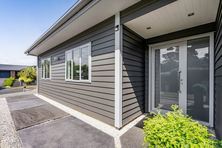 Photo of property in 3 Te Arakete Place, Hurworth, New Plymouth, 4310