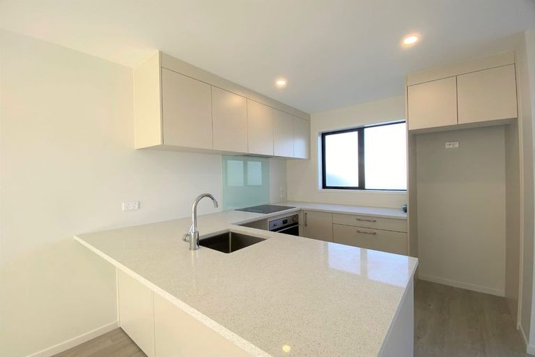 Photo of property in 2/23 View Road, Papakura, 2110