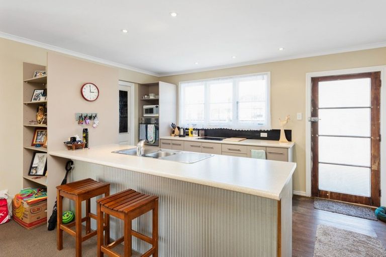 Photo of property in 73 Broadway, Picton, 7220