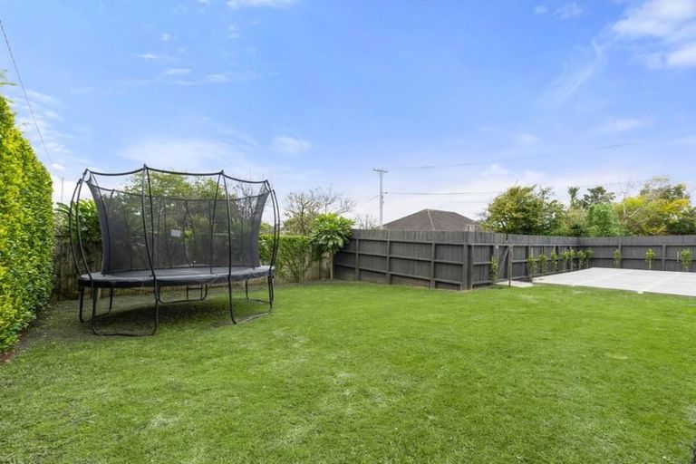 Photo of property in 1/45 College Road, Northcote, Auckland, 0627