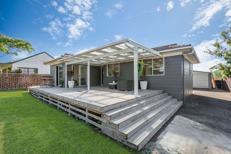 Photo of property in 6 Keryn Place, Opaheke, Papakura, 2113