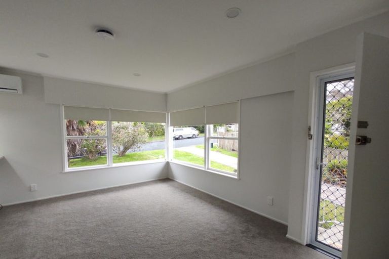 Photo of property in 1/14 Lynn Road, Bayview, Auckland, 0629