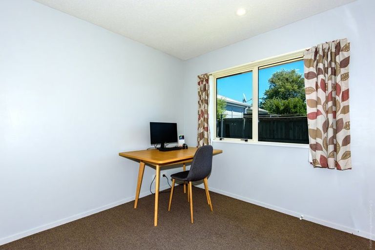Photo of property in 7b Ronald George Place, Parklands, Christchurch, 8083