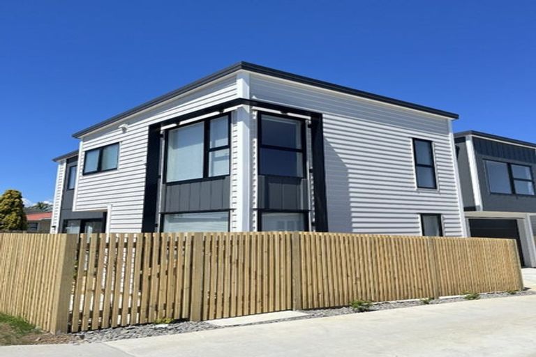 Photo of property in 130 Forrest Hill Road, Forrest Hill, Auckland, 0620