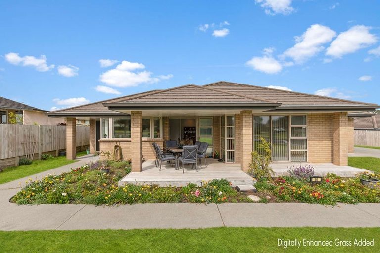 Photo of property in 40 Karo Street, Ruakaka, 0116