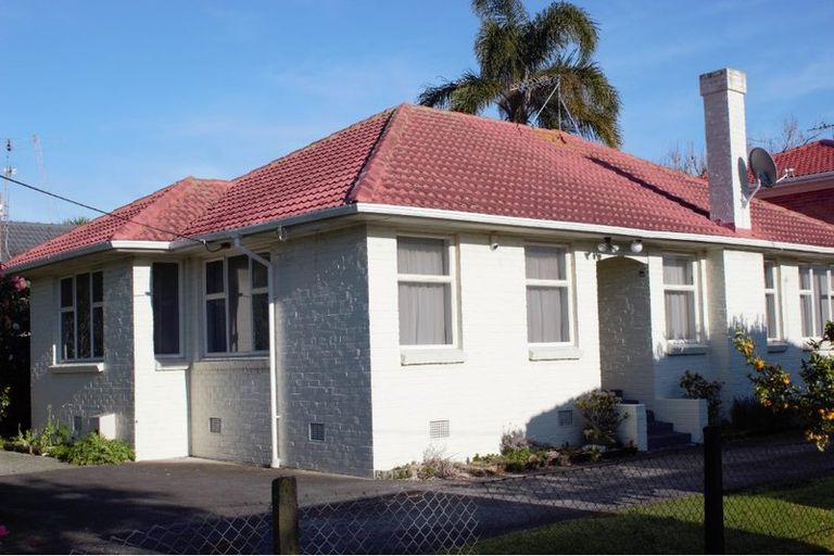 Photo of property in 1/143 Shakespeare Road, Milford, Auckland, 0620
