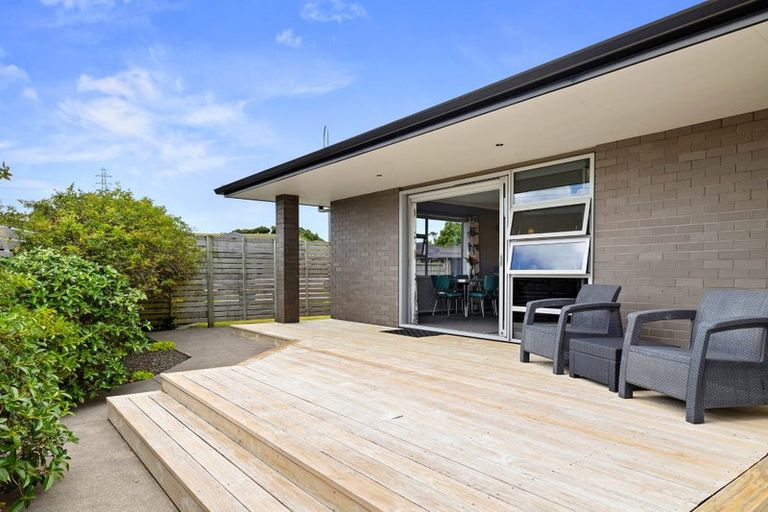 Photo of property in 12 Megaw Close, Whalers Gate, New Plymouth, 4310